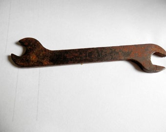 antique John Deere flat wrench vintage 6 11/16" long