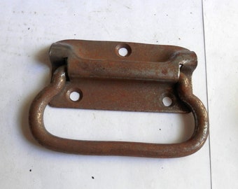 One (1 handle) for tool box, trunk, wood box, vintage