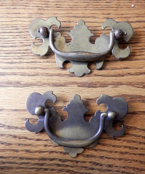 One 1 Antique Brass Drawer Pulls In 3 Inch Centers Vintage Etsy