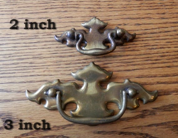 One 1 Antique Brass Drawer Pull In 2 2 1 2 Or Etsy