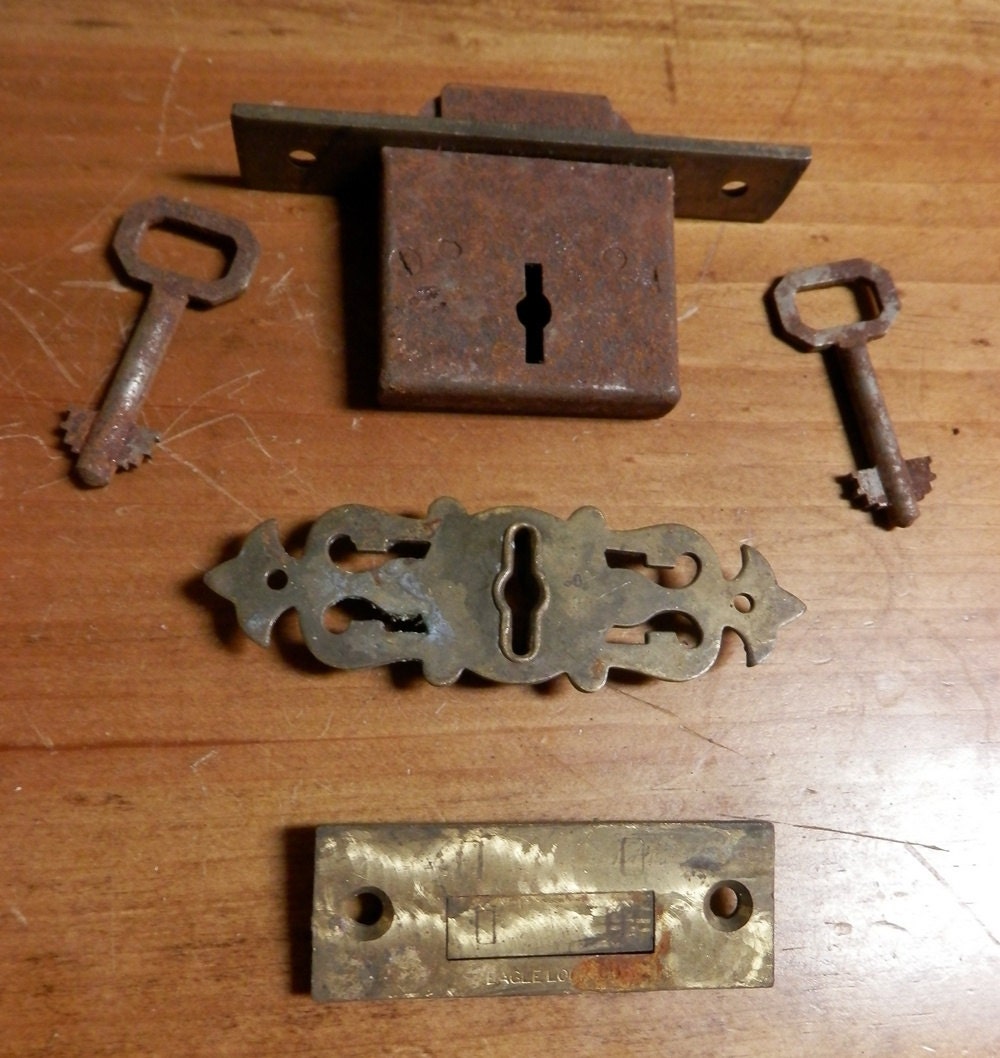 1 Antique Eagle Lock Co Roll Top Desk Lock With 2 Keys Escutcheon and Trap  Door 