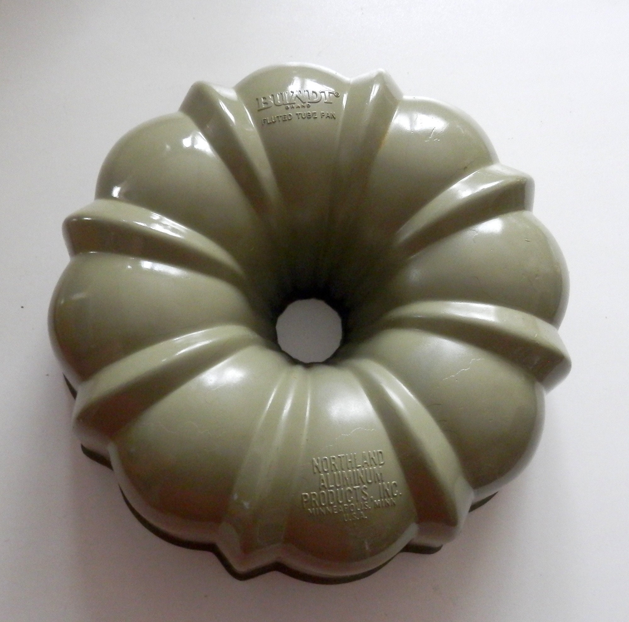 1973 Nordic Ware Bundt Pan in Original Packaging W/ Recipe Booklet, Insert  & Coupon Avocado Green Fluted Tube Pan the Real Thing WOW -  Norway