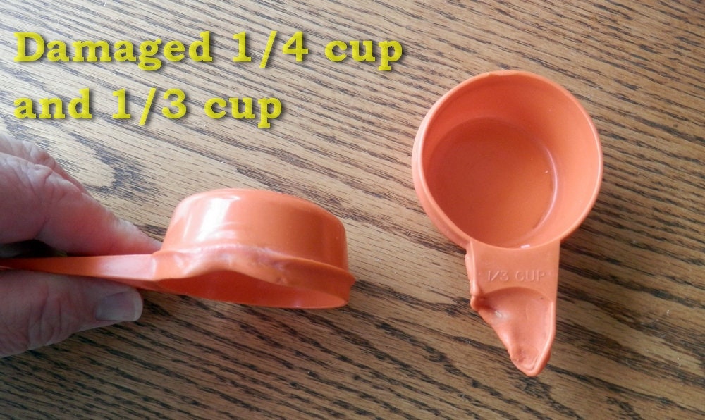 Set of 6 Orange Tupperware Measuring Cups 1/4, 1/3, 1/2, 2/3, 3/4, 1 Cup  Vintage 