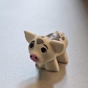 Lego White Pig Moana w/ Black Eyebrows Reddish Brown Eyes Looking - Collectable
