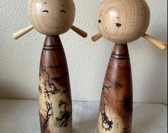 Handgefertigte Holz Kokeshi Puppen (2er-Set): Japanische Volkskunst