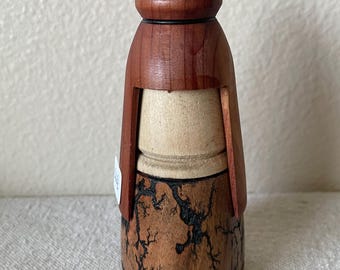Handgefertigte Kokeshi Holzpuppe: Japanische Volkskunst Figur