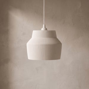 Pantalla de lámpara colgante Micones, pantalla de techo acanalada impresa en 3D, pantalla de lámpara minimalista moderna, iluminación escandinava, fabricada en Australia.