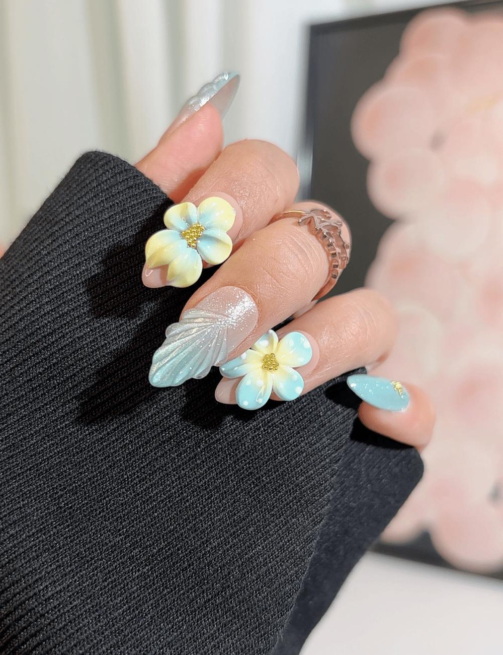 ブループルメリア 3D プレスオンネイル – 貝殻スパークル | CHICNAILS