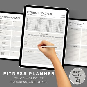 Peut inclure: Un planificateur de remise en forme numérique affiché sur l'écran d'une tablette. Le planificateur comprend des sections pour suivre les séances d'entraînement, les progrès et les objectifs. Le planificateur est conçu dans un schéma de couleurs gris et blanc.