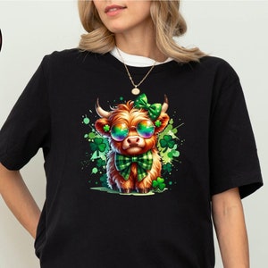 St Patrick&#39;s Day Highland Cow Shirt, Shamrock Cow Sweatshirt, One Lucky Heifer Retro Tee, Irish Day Cow Lover Gift, Funny St Patrick&#39;s Shirt