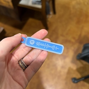 Porte-clés avec code Spotify personnalisé, porte-clés musique imprimé en 3D, cadeau chanson personnalisé, amateurs de musique, cadeau pour lui/elle, porte-clé chanson Spotify