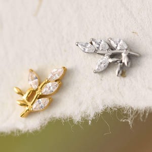 18G/16G Titanium Leaf Labret Stud Earring • Tragus Earring • Helix • Cartilage • Internally threaded • Flat Back Earring • Gift for Her