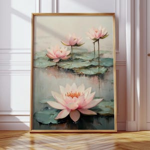 Arte de pared imprimible con flores de loto rosa / Impresión primaveral estilo cottagecore / Decoración botánica zen / Obra floral en tonos pastel suaves / Descarga digital