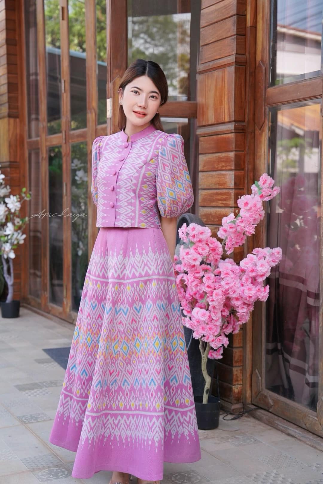 thai silk traditional dress Thai Silk Dress: Traditional Outfit, Temple Clothing