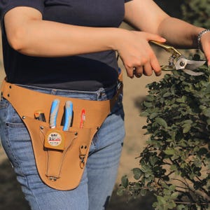 Leather garden Tool Belt. Personalized florist Tool Belt Leather, Gardening Belt, Florist Gift Tool Bag Belt, Farmer Tool Belt Pouch