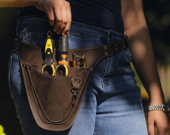 Leren Hori Hori-gereedschapsriem: schede met boerderij en bloemen en zakken