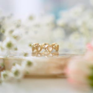 Gold Heart Ring – Adjustable Shell Shine Ring, Dainty Mother of Pearl Style Band, Romantic Statement Jewelry, Gift for Her