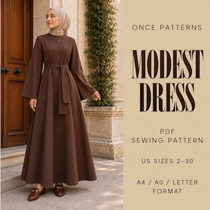 Op de afbeelding: Een bruine, enkellange jurk met lange mouwen en een bijpassende ceintuur. Tekst: ONCE PATTERNS MODEST DRESS PDF SEWING PATTERN US SIZES 2-30 A4 / A0 / LETTER FORMAT. De jurk heeft een ronde halslijn en wijde mouwen.