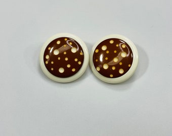 Vintage 1960s Brown and White Round Pierced Earrings