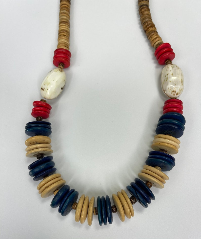 Vintage 1980s Blue Red and Natural Flat Beaded Necklace with Shell Accents image 2