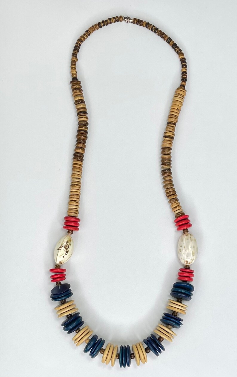 Vintage 1980s Blue Red and Natural Flat Beaded Necklace with Shell Accents image 3