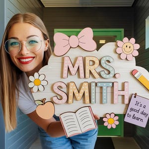 Personalized Teacher Welcome Sign,  Teacher Door Hanger, Teacher Door Sign, Classroom Welcome Sign, New Teacher Gift, Classroom Decor