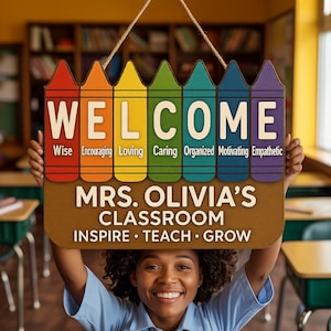 Crayon Teacher Sign, Teacher Door Hanger, Crayon Door Hanger, Teacher Door Sign, Classroom Welcome Sign, Classroom Decor