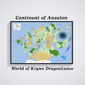 以下が含まれることがあります： クリン・ドラゴンランスの世界のアンサロン大陸を描いた額入り地図。青い海を背景に、緑、ベージュ、グレーの色合いで様々な陸地が描かれており、東の海には暗い渦巻き状の渦が表現されています。