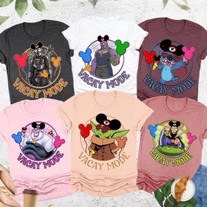 Personalisierte Disney Charaktere Vacay Mode Micky Ballons T-Shirt, Disney Familie Passendes T-Shirt, Stitch, Star Wars, Bösewicht Shirt. Bild 1