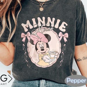Coquette Bows Minnie und Daisy Shirt, Disney Besties passendes T-Shirt, Magic Kingdom Disneyland Geschenk, Retro 90er Jahre Vintage Disney Mädchen T-Shirt