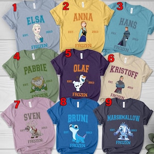 Eiskönigin Varsity Shirt mit Prinzessin Anna & Königin Elsa, Disneyland Familien Ausflug Tee, Kristoff Hans Olaf Sven Eiskönigin Fan Geschenk Bild 1