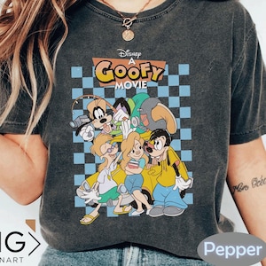 ディズニー グーフィー・ムービーTシャツ、マックス＆ロクサーヌのキャラクター、パワーラインの目立つグラフィック、WDWマジックキングダムファミリー旅行、ディズニーランドバケーションシャツ