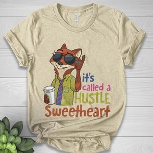Koszulka z grafiką „To się nazywa Hustle Sweetheart” Nicka Wilde'a z filmu „Zootopia”, męska i damska bawełniana koszulka zdjęcie 3
