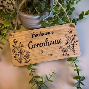 Personalised Wooden Greenhouse Sign, Custom Engraved Hanging Sign for Gardener, Birthday Gift for Her, Laser Engraved Sign for Greenhouse Bild 1