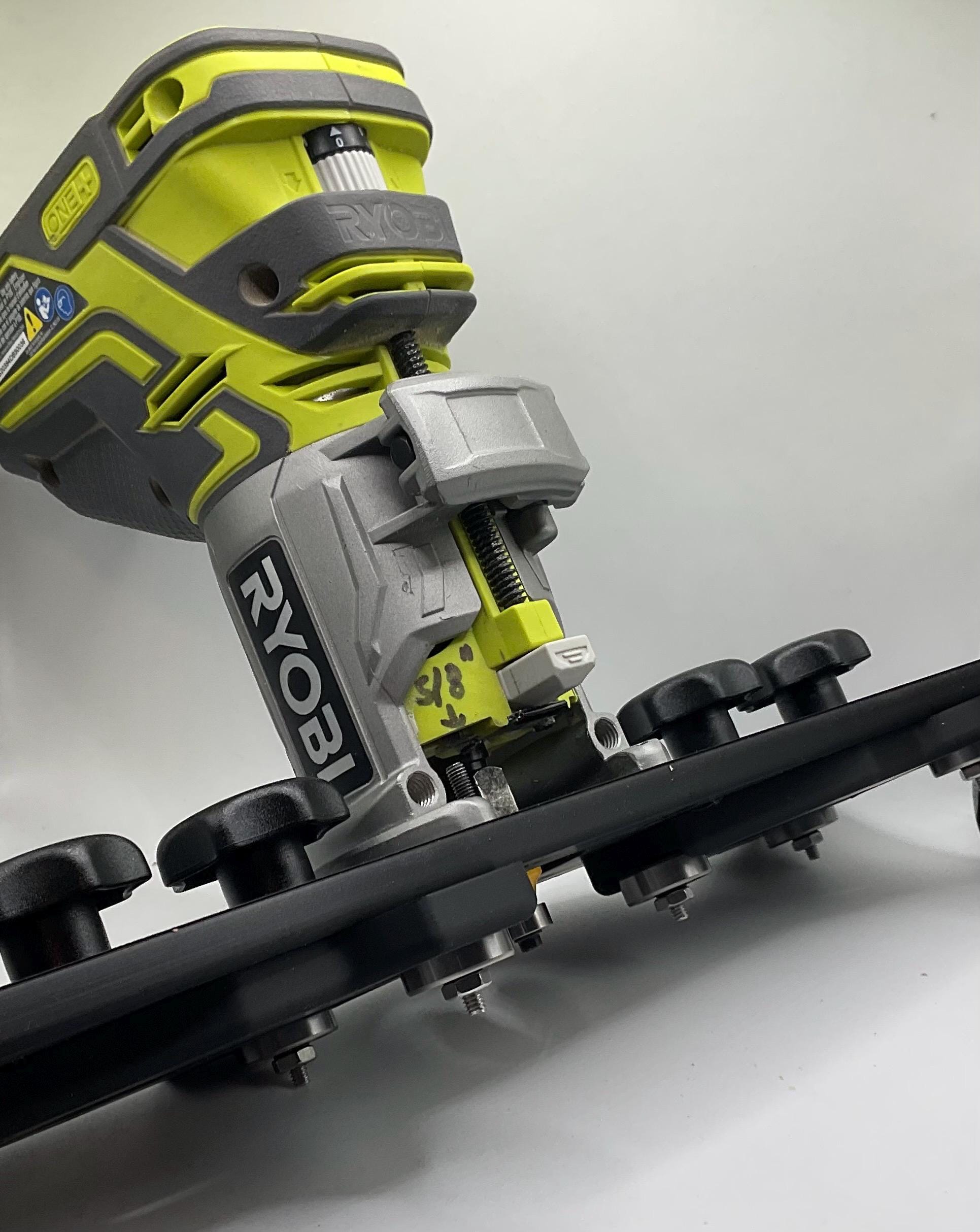 Ryobi P601 Compact Router Fluting Jig: Edge-following Groove Cutter (up ...