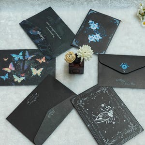 Juego de escritura gótica oscura / 8 sobres y 8 hojas / Mariposa estrellada, gótico retro, kit de papelería de luz de luna / Regalo estético para ella