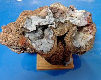 30691 Chalcedony Specimen  large cabinet UV reactive fluorescent chalcedony  23 x 16 x 12 cm 3.6 kg  fluorescent specimens from thegemdealer