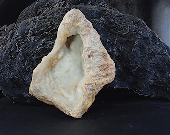 309466 Chalcedony fluorescent UV reactive chalcedony specimen 5 x 3.5 x 2"  1 lb 3.4 oz fluorescent chalcedony specimens from thegemdealer