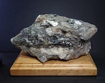 309572 Mica / Quartz Mineral Specimen 6 1/2 x 3 1/2 x 3" 934 gm mica/quartz pegmatite specimen from Hell's Canyon, Idaho by thegemdealer