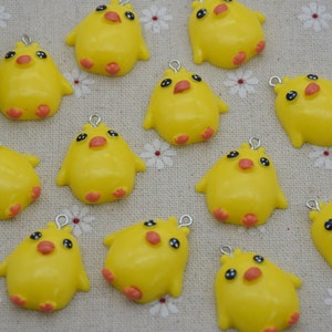12 Resin Adorable Chick Charms Earring Necklace Bracelet Bead Pendants DIY Jewelry Decoden Chicken Cabochon Keychain Accessories 30x27mm