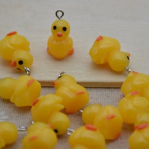 12 Resin Adorable Chick Charms Earring Necklace Bracelet Bead Pendants DIY Jewelry Decoden Chicken Cabochon Keychain Accessories 21x15x12mm