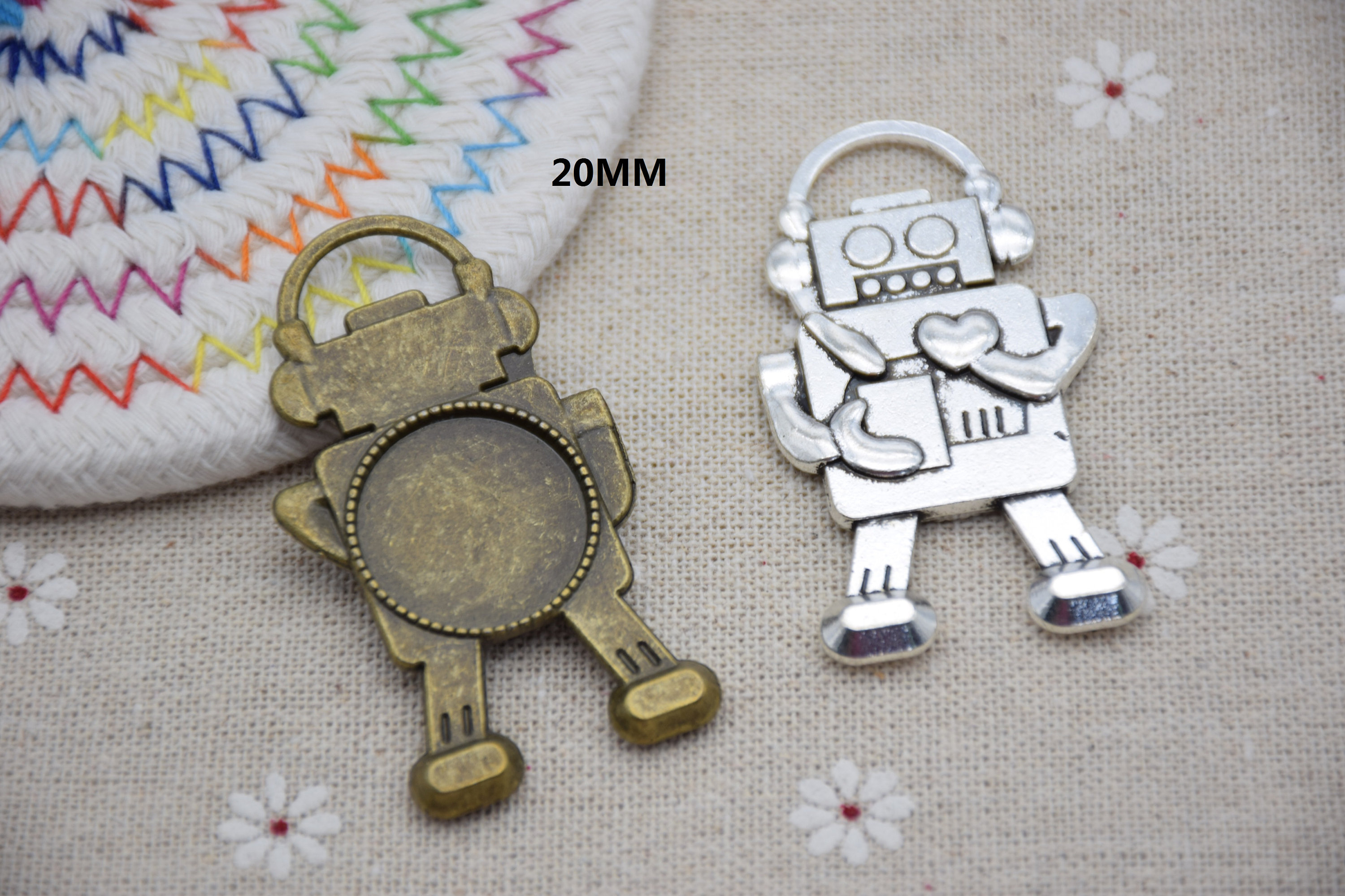 PH PandaHall 6pcs Wooden Pendant Trays | House-Shaped Blank Settings For DIY Jewelry Making | Photo Charm Bases 2.36x1.85 Inch