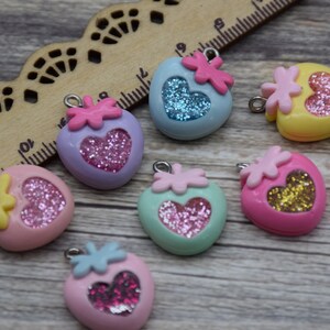 12 Resin Cabochons Erdbeere Obst Flachrücken Cabochons Charms DIY Basteln Dekoration Accessoire Scrapbooking Cabs Kamee Schmuckherstellung 22x17mm