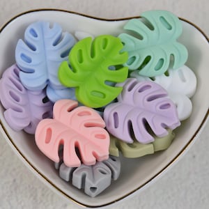 Simpatiche perline in silicone con foglie di foglie di Monstera, perline focali in silicone, perline con ciondoli, forniture per artigianato, forniture per perline, perline all&#39;ingrosso, perline sfuse fai da te