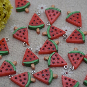 10 Cabochon in resina Anguria Frutta Piatta Posteriore Cabochons Charms Fai da te Artigianato Decorazione Accessorio Scrapbooking Cabs Cameo Gioielli Facendo 23x17mm