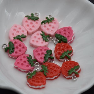 12 Resina Cabochons Fragola Frutta Piatta Schiena Cabochon Charms Fai da te Artigianato Decorazione Accessorio Scrapbooking Cabs Cameo Gioielli Fare 18x14mm