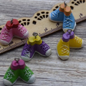 10 Resin Shoes Charms Earring Necklace Bracelet Bead Pendants DIY Jewelry Cute Decoden Cabochon Keychain Crafts 22x22mm