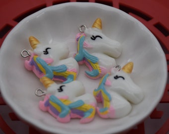 12 Resin Adorable Unicorn Charms Earring Necklace Bracelet Bead Pendants DIY Jewelry Decoden Animal Cabochon Keychain Accessories 28x22mm