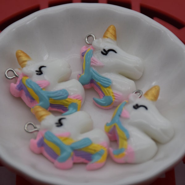 12 Resin Adorable Unicorn Charms Earring Necklace Bracelet Bead Pendants DIY Jewelry Decoden Animal Cabochon Keychain Accessories 28x22mm