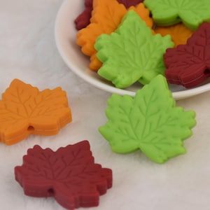 Cuentas de silicona con forma de hoja de arce, cuentas focales con forma de hoja, cuentas para pulseras, cuentas con dijes, suministros para manualidades, suministros para abalorios, cuentas al por mayor, bricolaje a granel